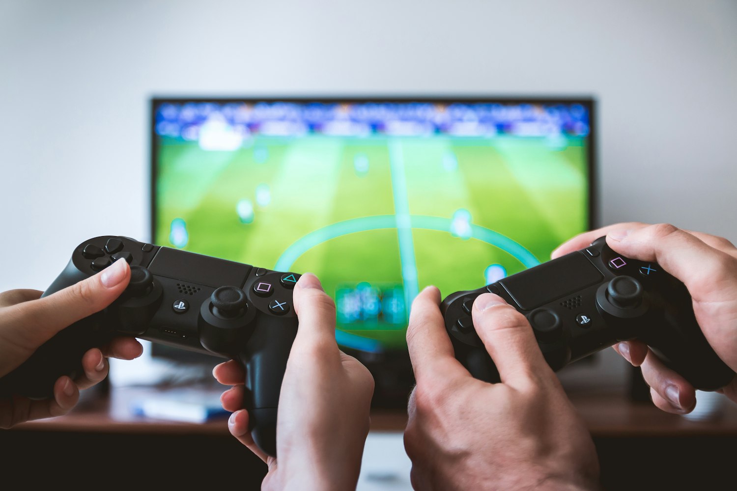 FIFA 16，经典游戏的回忆与传承