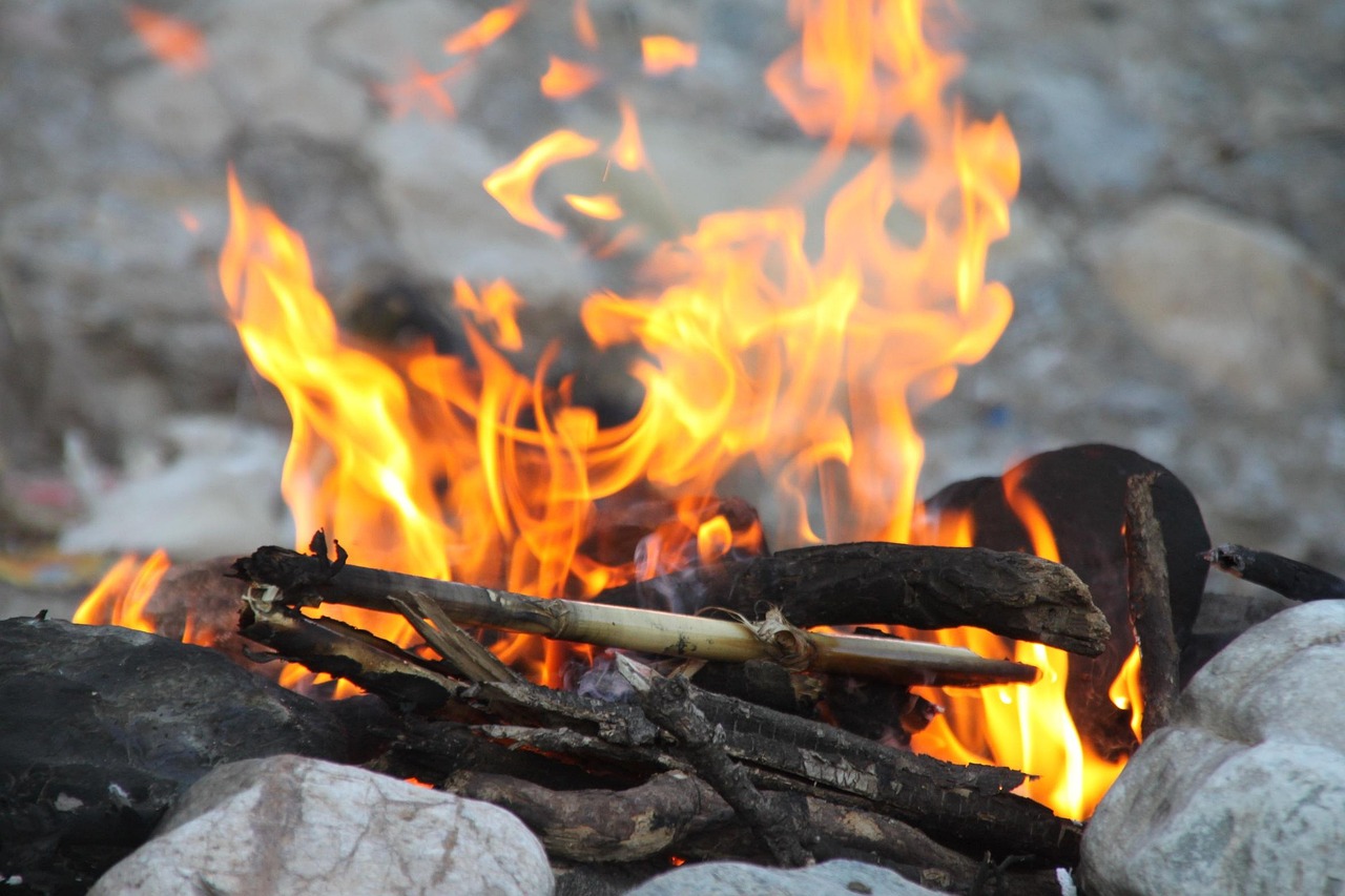 电锯惊魂游戏操作全解析，掌握生存的关键