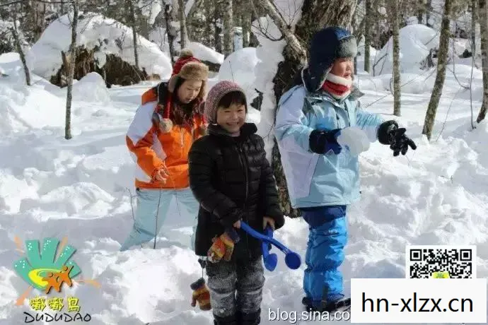雪地求婚图,雪地半裸求婚,浪漫背后的风险与考量 雪地求婚图,雪地半裸求婚,浪漫背后的风险与考量