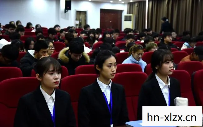 00后学生拜师辣条发明人，传承与创新的力量