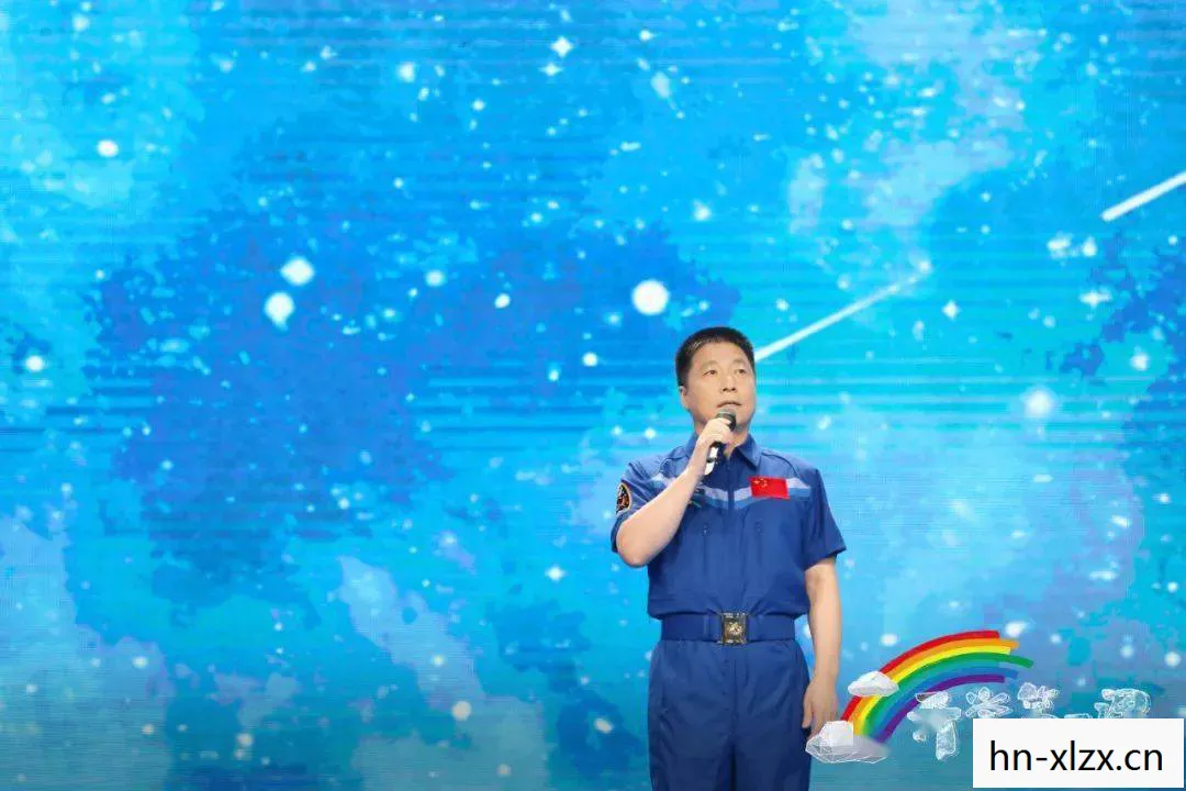 照亮未来的光芒，儿童的光与影