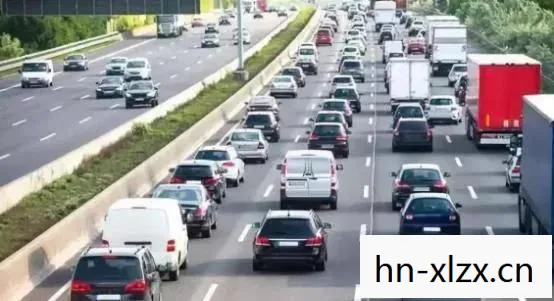 感受速度与距离的奇妙交织图片