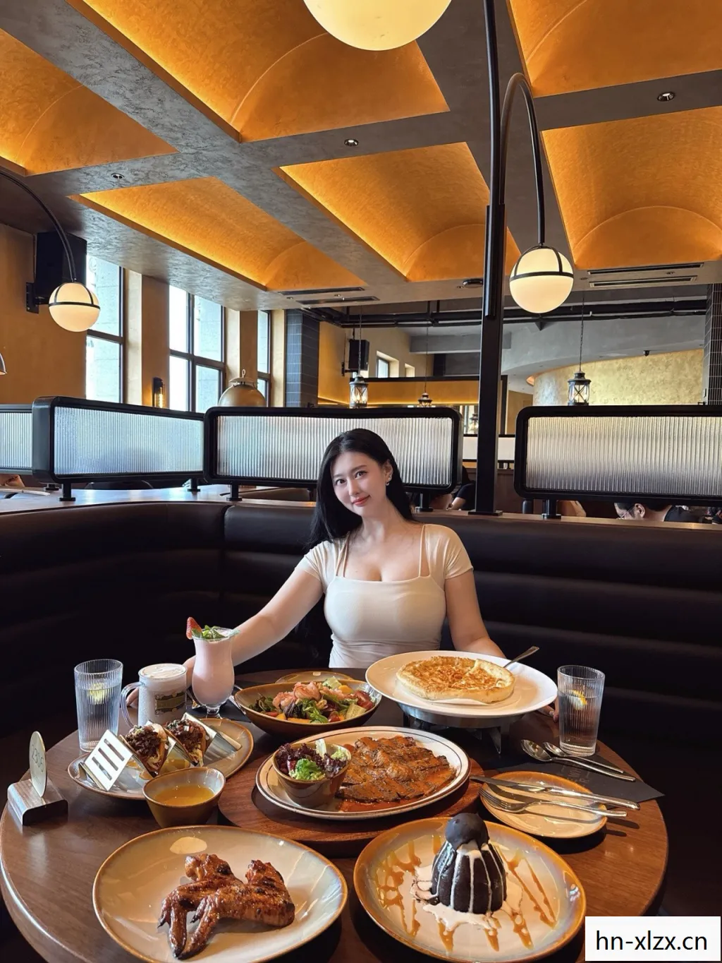 美食与回忆的交织,美女餐厅5的温馨之旅 美食与回忆的交织,美女餐厅5的温馨之旅