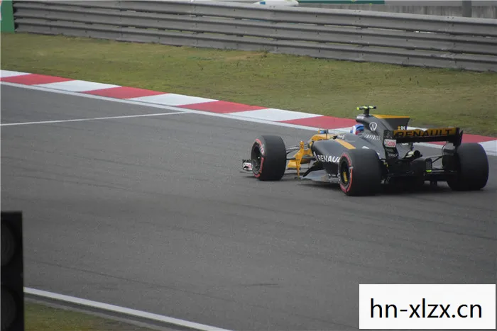 F1 2013,速度与激情的巅峰对决 F1 2013,速度与激情的巅峰对决