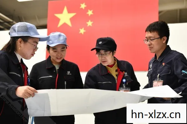 郑鄂的手礼放哪里，郑鄂，航空工业的中流砥柱