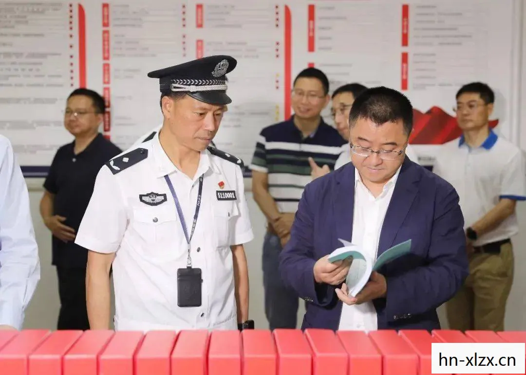 一个古老而神秘的城市图片