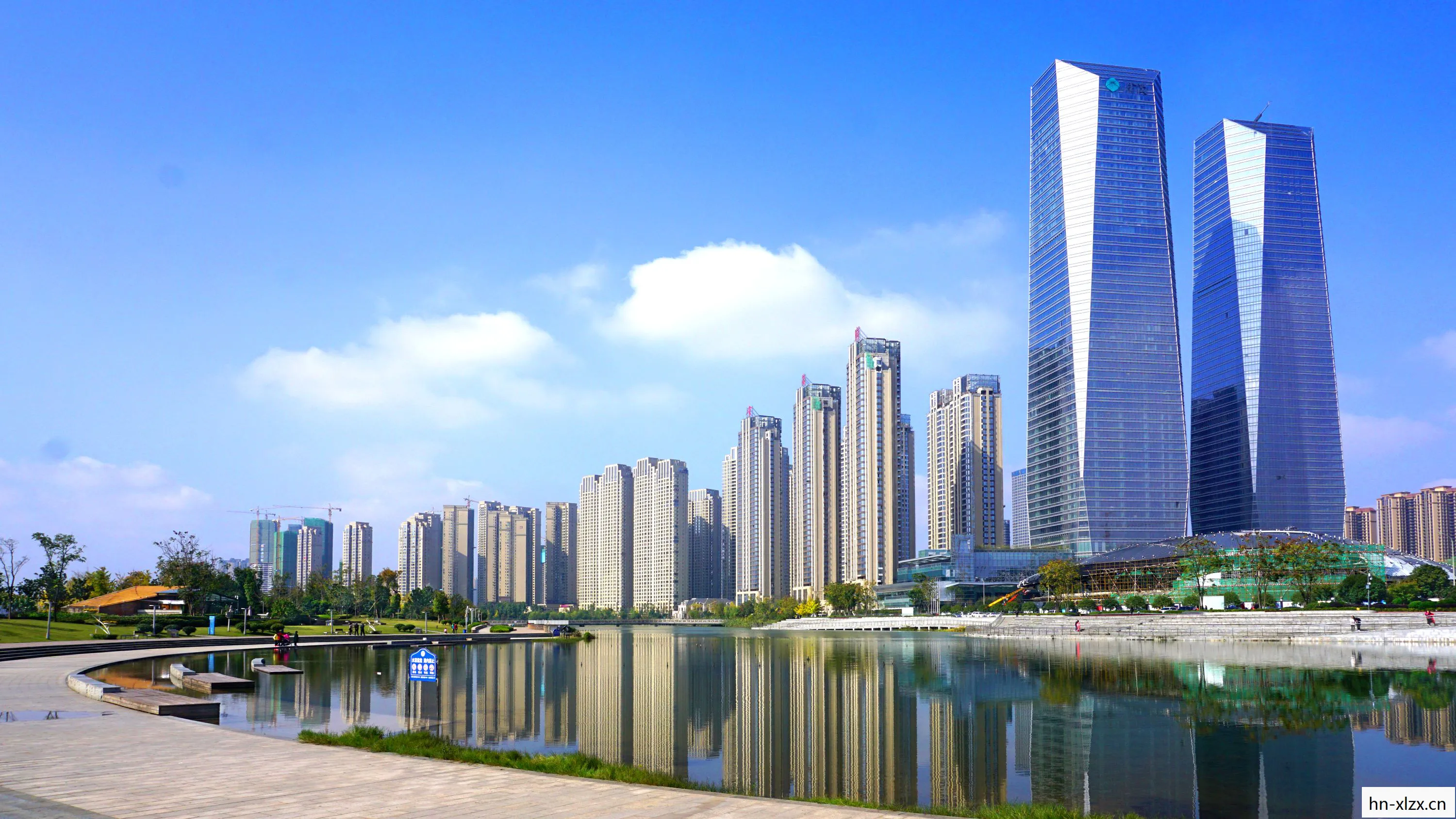 鹰翼广场在哪,鹰翼广场,城市新地标与文化交汇点 鹰翼广场在哪,鹰翼广场,城市新地标与文化交汇点