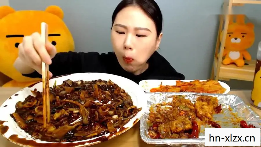 成都妹子吃赢大胃王视频，成都妹子吃赢大胃王，美食与勇气的较量