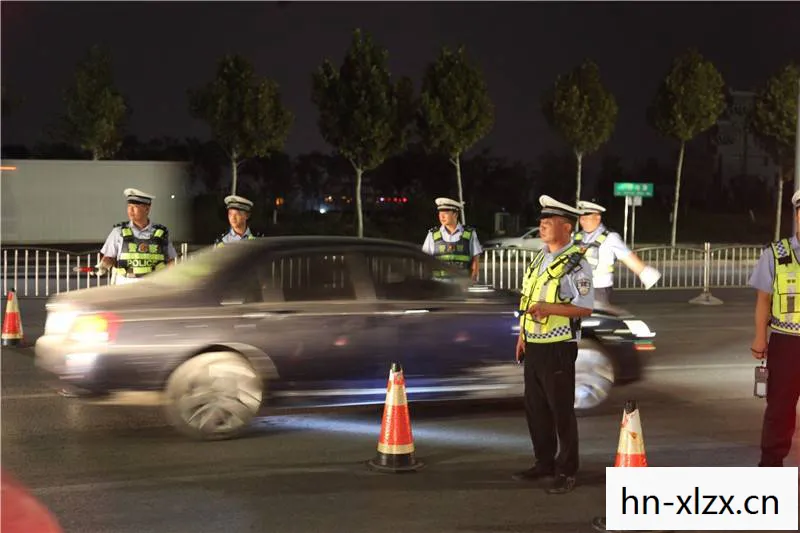 疯狂tank,疯狂Taxi,城市夜归人的移动港湾 疯狂tank,疯狂Taxi,城市夜归人的移动港湾