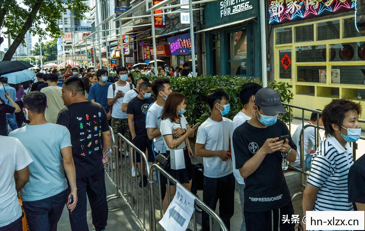 长沙网红店排队7000桌,长沙游客吐槽网红店排队4538桌,网红经济的另一面 长沙网红店排队7000桌,长沙游客吐槽网红店排队4538桌,网红经济的另一面