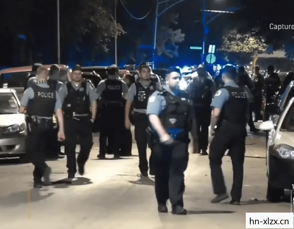 这是警察1攻略所有案件拼图,在城市的喧嚣中,有一群人,他们身着蓝色或黑色的制服,佩戴着闪亮的国徽和警号,默默守护着每一个角落的安宁。他们,就是警察——这个城市中不可或缺的力量 这是警察1攻略所有案件拼图,在城市的喧嚣中,有一群人,他们身着蓝色或黑色的制服,佩戴着闪亮的国徽和警号,默默守护着每一个角落的安宁。他们,就是警察——这个城市中不可或缺的力量